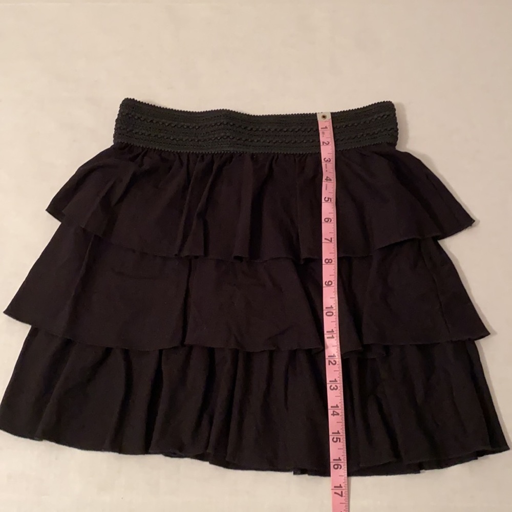 H&M black tiered ruffled skirt - Picture 4 of 8